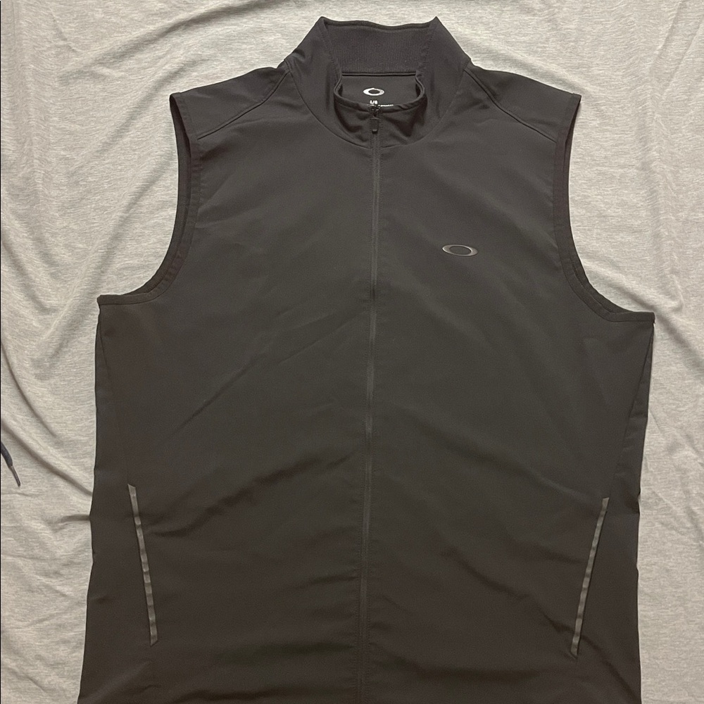 Oakley Men's Black Vest